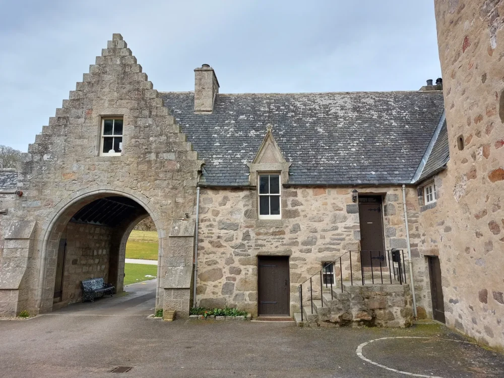 Courtyard Cottage - Drum Castle, Banchory, Moray